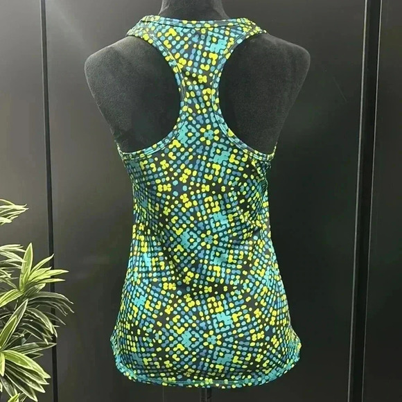 Skechers Go Dry Athletic performance racerback,stretch,patterned tank top - Picture 2 of 8